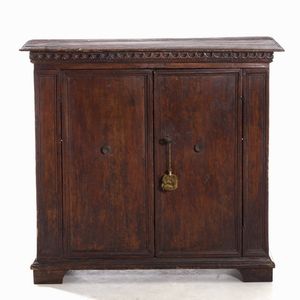 Credenza a due ante in legno  - Asta Antiquariato Aprile - Associazione Nazionale - Case d'Asta italiane