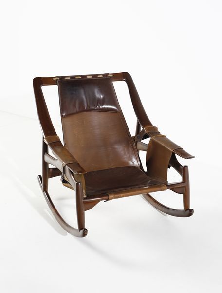 COSTA LUCIO (1902 - 1998) : Poltrona con poggiapiedi eseguito da Liceu de Artes e Oficios, S. Paolo, Brasile  - Asta DESIGN E ARTI DECORATIVE DEL NOVECENTO Tradizionale - Associazione Nazionale - Case d'Asta italiane