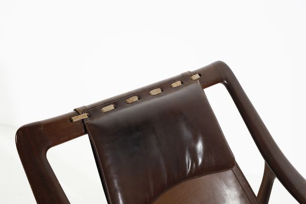 COSTA LUCIO (1902 - 1998) : Poltrona con poggiapiedi eseguito da Liceu de Artes e Oficios, S. Paolo, Brasile  - Asta DESIGN E ARTI DECORATIVE DEL NOVECENTO Tradizionale - Associazione Nazionale - Case d'Asta italiane