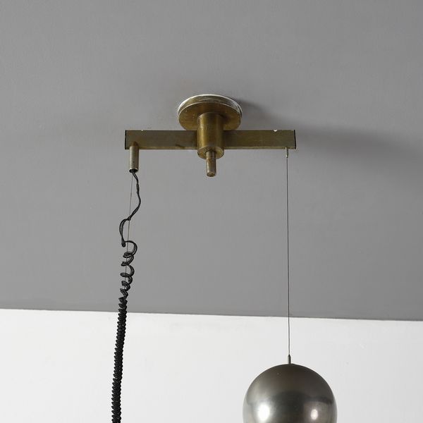 LELII ANGELO (1911 - 1979) : Lampada a sospensione saliscendi 12963 per Arredoluce Monza  - Asta DESIGN E ARTI DECORATIVE DEL NOVECENTO Tradizionale - Associazione Nazionale - Case d'Asta italiane