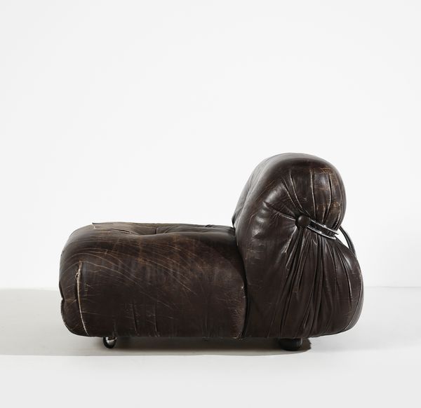 SCARPA AFRA (1937 -2011) & TOBIA (n. 1935) : Coppia di poltrone Soriana per Cassina  - Asta DESIGN E ARTI DECORATIVE DEL NOVECENTO Tradizionale - Associazione Nazionale - Case d'Asta italiane