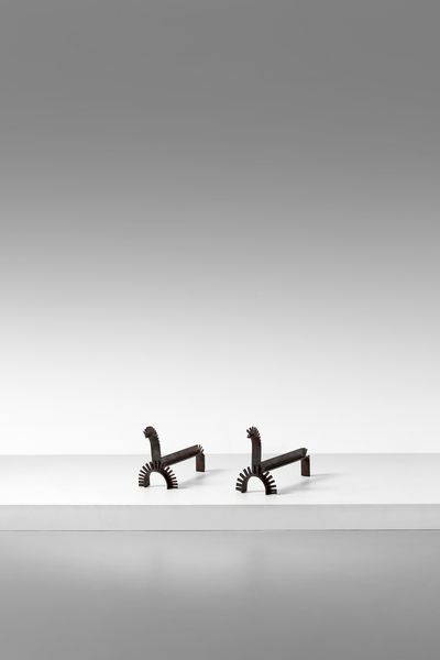 FRATELLI MATTEUCCI FAENZA : Coppia di alari da camino  - Asta DESIGN E ARTI DECORATIVE DEL NOVECENTO Tradizionale - Associazione Nazionale - Case d'Asta italiane