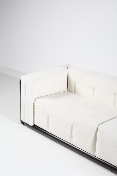 SCARPA CARLO (1906 - 1978) : Divano Cornaro produzione Simon Gavina  - Asta DESIGN E ARTI DECORATIVE DEL NOVECENTO Tradizionale - Associazione Nazionale - Case d'Asta italiane