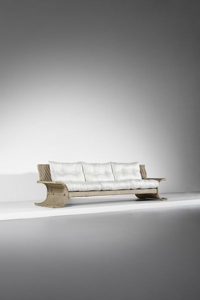 CECCHI MARZIO (1940 - 1990) : Divano Galles per Studio Most  - Asta DESIGN E ARTI DECORATIVE DEL NOVECENTO Tradizionale - Associazione Nazionale - Case d'Asta italiane