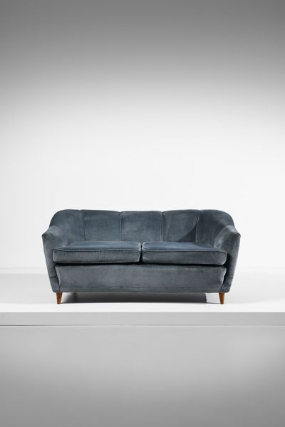 PONTI GIO (1891 - 1979) : Divano per Cassina  - Asta DESIGN E ARTI DECORATIVE DEL NOVECENTO Tradizionale - Associazione Nazionale - Case d'Asta italiane