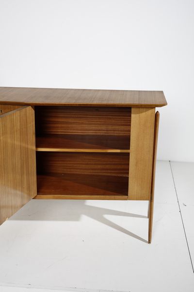 PARISI ICO (1916 - 1996) : Credenza per Fratelli Rizzi, Intimiano  - Asta DESIGN E ARTI DECORATIVE DEL NOVECENTO Tradizionale - Associazione Nazionale - Case d'Asta italiane