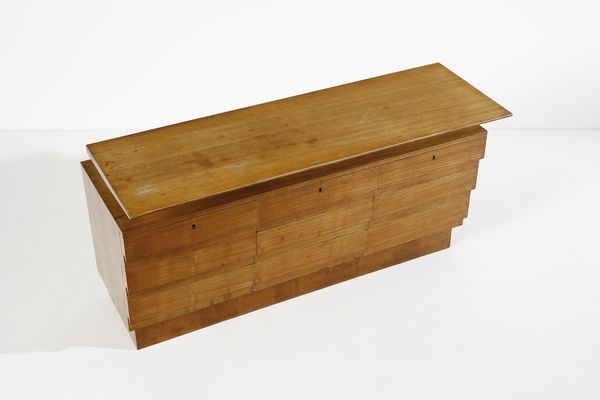 NORDIO UMBERTO (1891 - 1971) : Credenza eseguita da Ebanisteria Florit  - Asta DESIGN E ARTI DECORATIVE DEL NOVECENTO Tradizionale - Associazione Nazionale - Case d'Asta italiane