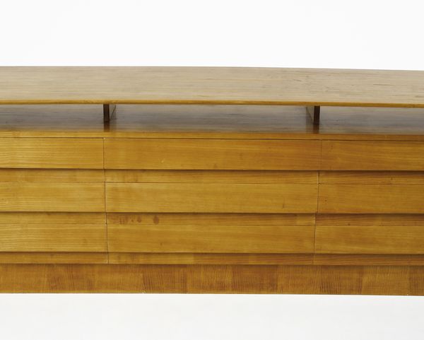 NORDIO UMBERTO (1891 - 1971) : Credenza eseguita da Ebanisteria Florit  - Asta DESIGN E ARTI DECORATIVE DEL NOVECENTO Tradizionale - Associazione Nazionale - Case d'Asta italiane