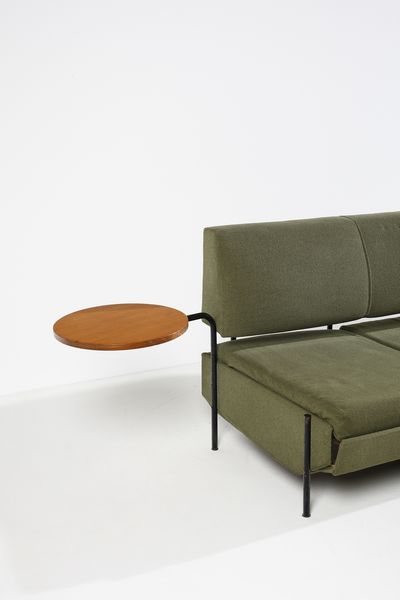 NAKAI TAICHIRO (n. 1954) : Divano con tavolino da appoggio, prodotto da Rossi D'Albizzate per La Selettiva del mobile Cant�  - Asta DESIGN E ARTI DECORATIVE DEL NOVECENTO Tradizionale - Associazione Nazionale - Case d'Asta italiane