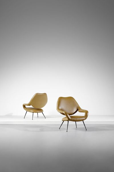 RINALDI GASTONE (1920 - 2006) : Coppia di poltrone Du55 per Rima  - Asta DESIGN E ARTI DECORATIVE DEL NOVECENTO Tradizionale - Associazione Nazionale - Case d'Asta italiane