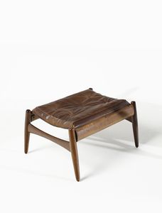 COSTA LUCIO (1902 - 1998) : Poltrona con poggiapiedi eseguito da Liceu de Artes e Oficios, S. Paolo, Brasile  - Asta DESIGN E ARTI DECORATIVE DEL NOVECENTO Tradizionale - Associazione Nazionale - Case d'Asta italiane