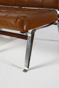 PARISI ICO (1916 - 1996) : Divano 875 per Cassina, Meda  - Asta DESIGN E ARTI DECORATIVE DEL NOVECENTO Tradizionale - Associazione Nazionale - Case d'Asta italiane