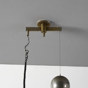 LELII ANGELO (1911 - 1979) : Lampada a sospensione saliscendi 12963 per Arredoluce Monza  - Asta DESIGN E ARTI DECORATIVE DEL NOVECENTO Tradizionale - Associazione Nazionale - Case d'Asta italiane