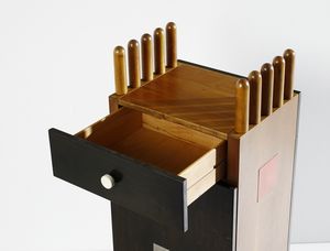 SOTTSASS ETTORE (1917 - 2007) : Mobile da soggiorno dalla serie Mobili Fly per Poltronova  - Asta DESIGN E ARTI DECORATIVE DEL NOVECENTO Tradizionale - Associazione Nazionale - Case d'Asta italiane