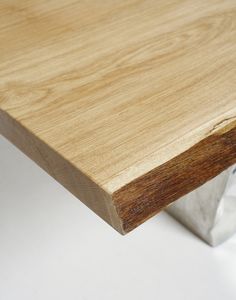 XHIXHA HELIDON (n. 1970) : attribuito. Tavolo  - Asta DESIGN E ARTI DECORATIVE DEL NOVECENTO Tradizionale - Associazione Nazionale - Case d'Asta italiane