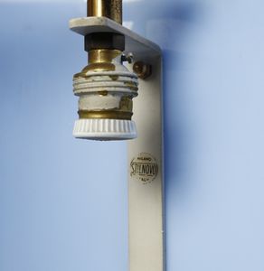 STILNOVO : Coppia di appliques  - Asta DESIGN E ARTI DECORATIVE DEL NOVECENTO Tradizionale - Associazione Nazionale - Case d'Asta italiane