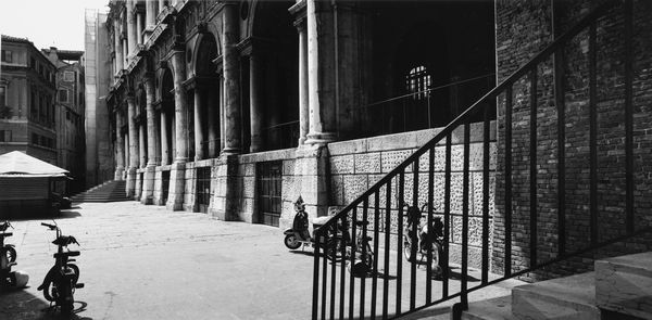 GABRIELE BASILICO : Vicenza  - Asta Fotografia: Under 1K - Associazione Nazionale - Case d'Asta italiane