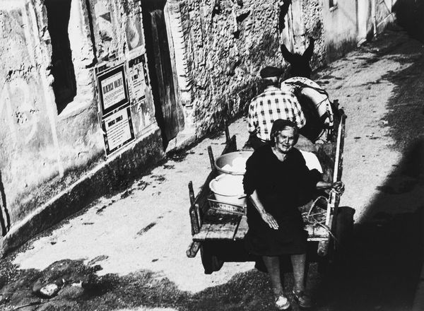 Mario Giacomelli : Il canto dei nuovi emigranti di Franco Costabile  - Asta Fotografia: Under 1K - Associazione Nazionale - Case d'Asta italiane