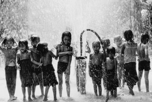Mike Goldwater : Acqua  - Asta Fotografia: Under 1K - Associazione Nazionale - Case d'Asta italiane