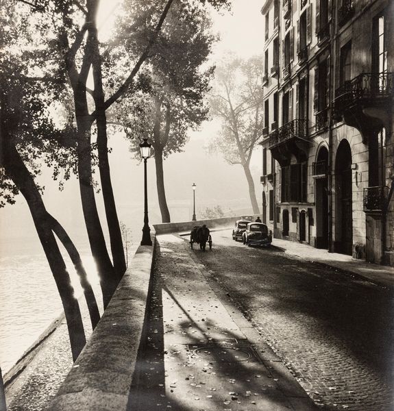 Albert Monier : Matin d'automne. The quai d'Anjou toward the Hotel de Lauzun, Paris  - Asta Fotografia: Under 1K - Associazione Nazionale - Case d'Asta italiane