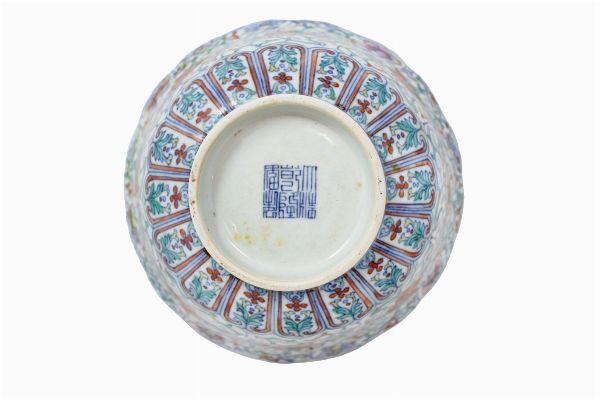 Ciotola in porcellana Doucai.  - Asta Arte Antica, Moderna e Contemporanea - Associazione Nazionale - Case d'Asta italiane