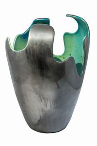 GERRY DE BASTIANO - Green Collapsing Vase.