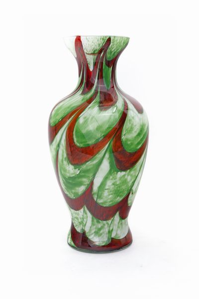 Vaso ad anfora in vetro incamiciato rosso e verde, arte vetraria muranese Anni Settanta  - Asta Asta a Tempo - L'Arte del Vetro - Associazione Nazionale - Case d'Asta italiane