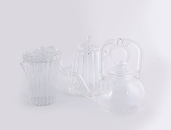 Tre teiere diverse in vetro soffiato, Mariage Fr�res  - Asta Asta a Tempo - L'Arte del Vetro - Associazione Nazionale - Case d'Asta italiane