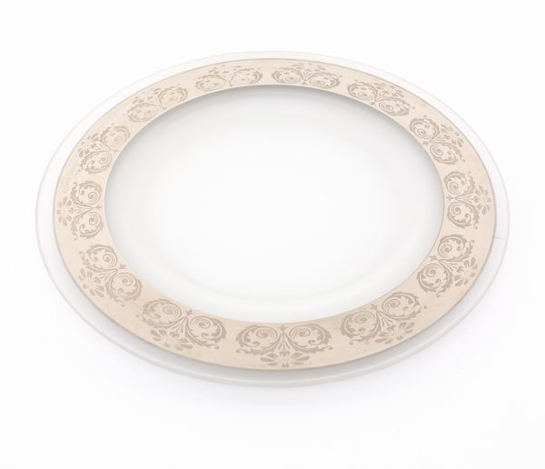 Piatto da dolce in vetro opalino decorato a mano, Robert Design  - Asta Asta a Tempo - L'Arte del Vetro - Associazione Nazionale - Case d'Asta italiane