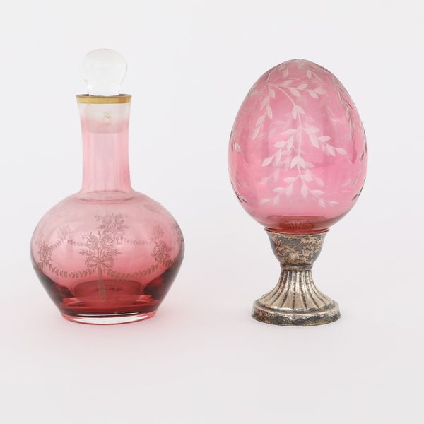 Due oggetti in vetro amaranto:  - Asta Asta a Tempo - L'Arte del Vetro - Associazione Nazionale - Case d'Asta italiane