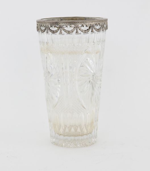 Vaso da fiori in cristallo intagliato  - Asta Asta a Tempo - L'Arte del Vetro - Associazione Nazionale - Case d'Asta italiane