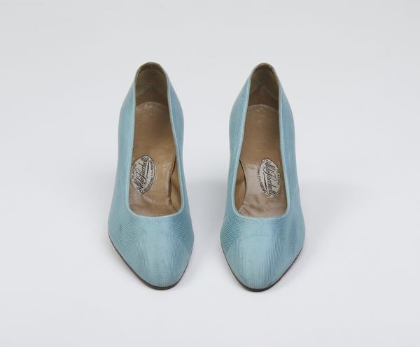 SACCHETTI ALDO : Scarpe d�collet� azzurre.  - Asta 04/05/2023 | FASHION LUXURY - ALTA MODA, BORSE E ACCESSORI DI LUSSO Online - Associazione Nazionale - Case d'Asta italiane