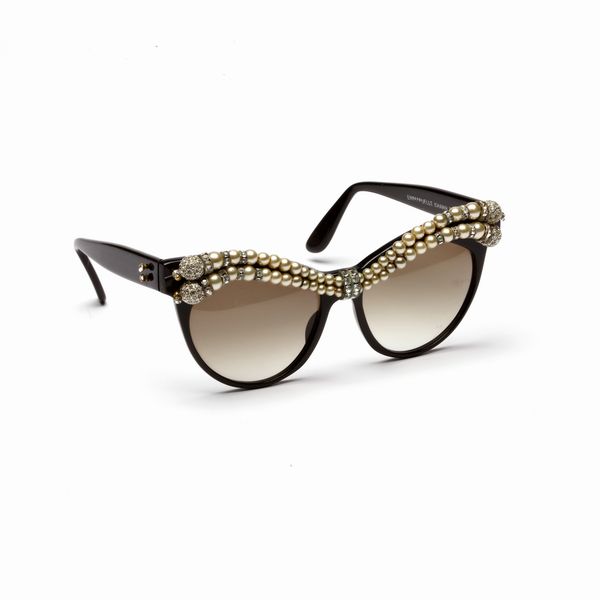 KHANH EMMANUELLE : Occhiali da sole con perle e strass.  - Asta 04/05/2023 | FASHION LUXURY - ALTA MODA, BORSE E ACCESSORI DI LUSSO Online - Associazione Nazionale - Case d'Asta italiane