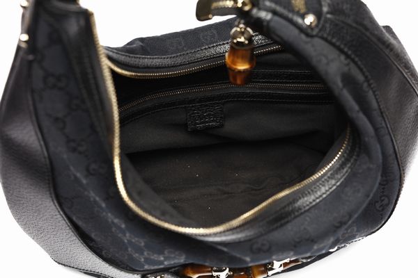 GUCCI : Borsa Gucci logo nera e dettagli bamb�.  - Asta 04/05/2023 | FASHION LUXURY - ALTA MODA, BORSE E ACCESSORI DI LUSSO Online - Associazione Nazionale - Case d'Asta italiane