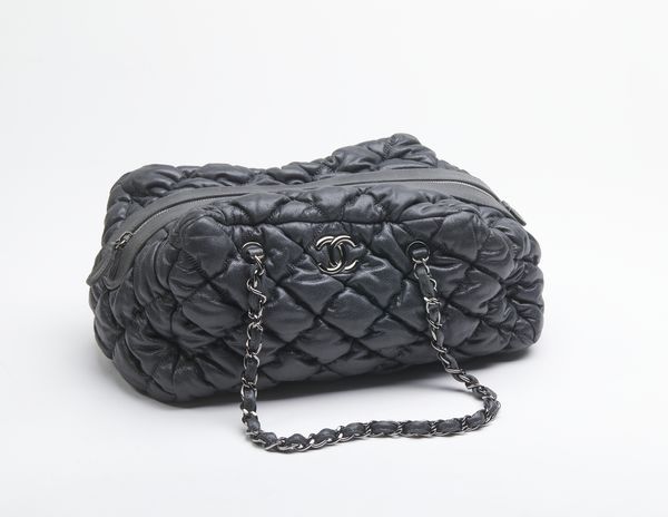 CHANEL : Chanel Paris-Moscou Bubble Quilted  Bowler bag.  - Asta 04/05/2023 | FASHION LUXURY - ALTA MODA, BORSE E ACCESSORI DI LUSSO Online - Associazione Nazionale - Case d'Asta italiane
