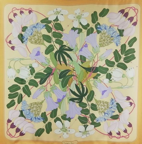 HERMES : Foulard carr� in seta Flora Graeca.  - Asta 04/05/2023 | FASHION LUXURY - ALTA MODA, BORSE E ACCESSORI DI LUSSO Online - Associazione Nazionale - Case d'Asta italiane