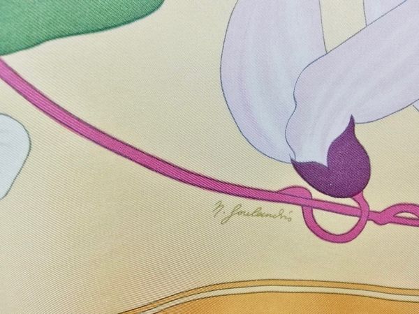 HERMES : Foulard carr� in seta Flora Graeca.  - Asta 04/05/2023 | FASHION LUXURY - ALTA MODA, BORSE E ACCESSORI DI LUSSO Online - Associazione Nazionale - Case d'Asta italiane