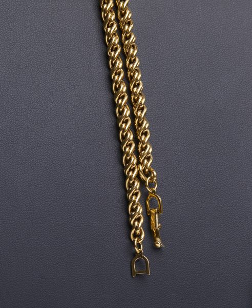 DIOR CHRISTIAN : Collana lunga dorata.  - Asta 04/05/2023 | FASHION LUXURY - ALTA MODA, BORSE E ACCESSORI DI LUSSO Online - Associazione Nazionale - Case d'Asta italiane