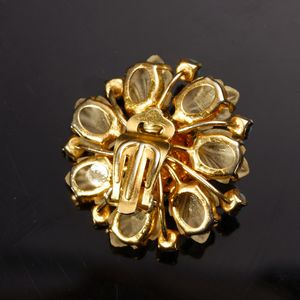 DIOR CHRISTIAN (1905 - 1957) : Orecchini dorati con turchesi.  - Asta 04/05/2023 | FASHION LUXURY - ALTA MODA, BORSE E ACCESSORI DI LUSSO Online - Associazione Nazionale - Case d'Asta italiane