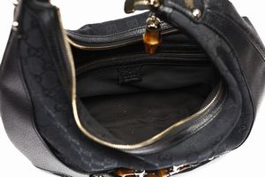 GUCCI : Borsa Gucci logo nera e dettagli bamb�.  - Asta 04/05/2023 | FASHION LUXURY - ALTA MODA, BORSE E ACCESSORI DI LUSSO Online - Associazione Nazionale - Case d'Asta italiane