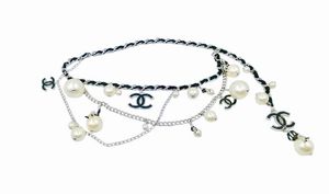 CHANEL : Cintura 'Coco on the moon'.  - Asta 04/05/2023 | FASHION LUXURY - ALTA MODA, BORSE E ACCESSORI DI LUSSO Online - Associazione Nazionale - Case d'Asta italiane