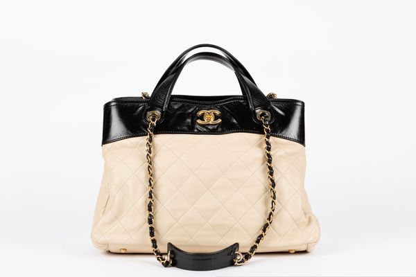 CHANEL : Borsa  - Asta Luxury Fashion - Associazione Nazionale - Case d'Asta italiane