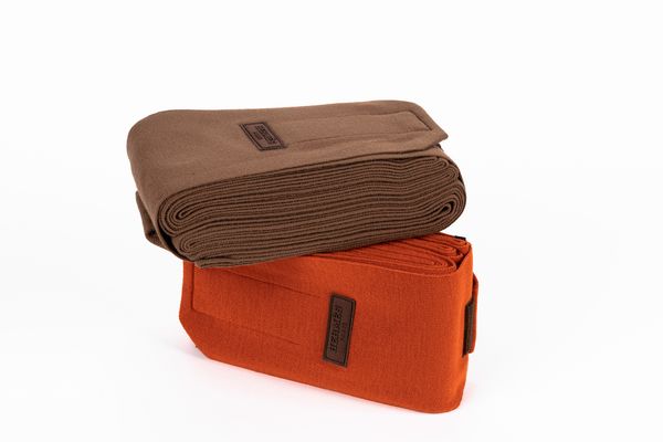 Hermès : Due paia di fasce da riposo da cavallo  - Asta Luxury Fashion - Associazione Nazionale - Case d'Asta italiane
