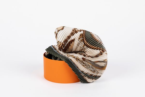 Hermès : Foulard pliss� Voitures de Dames  - Asta Luxury Fashion - Associazione Nazionale - Case d'Asta italiane