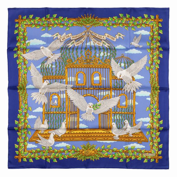 Hermès : Foulard United Nations  - Asta Luxury Fashion - Associazione Nazionale - Case d'Asta italiane