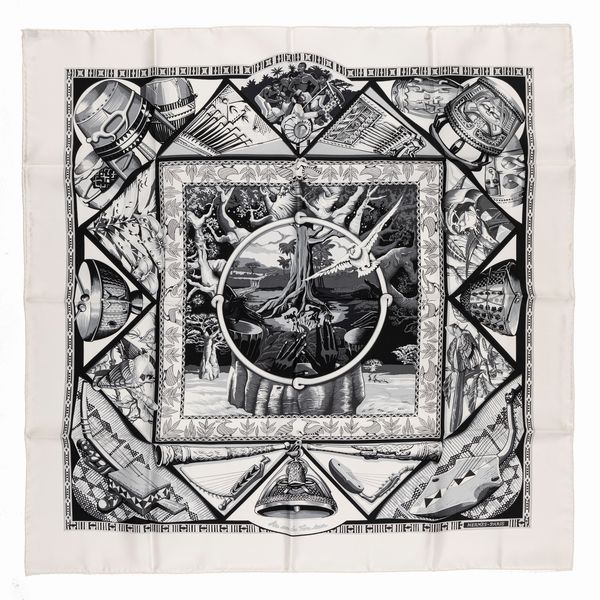 Hermès : Foulard Au Son des Tam-Tam  - Asta Luxury Fashion - Associazione Nazionale - Case d'Asta italiane