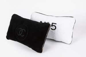 CHANEL - Due cuscini da spiaggia