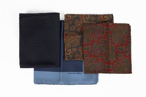 Hermès e Ferragamo - Lotto composto da quattro foulard da tasca