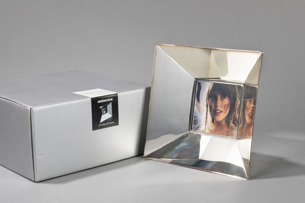 Ettore Sottsass Jr : Portafoto Mn�mosine  - Asta Design e Arti Decorative - Associazione Nazionale - Case d'Asta italiane