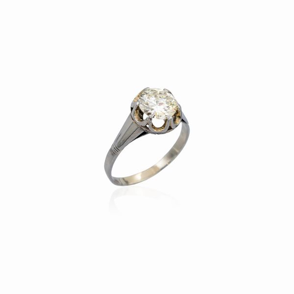 Anello solitario in oro bianco 18kt con un diamante  - Asta Gioielli Orologi e Fashion Vintage - Associazione Nazionale - Case d'Asta italiane